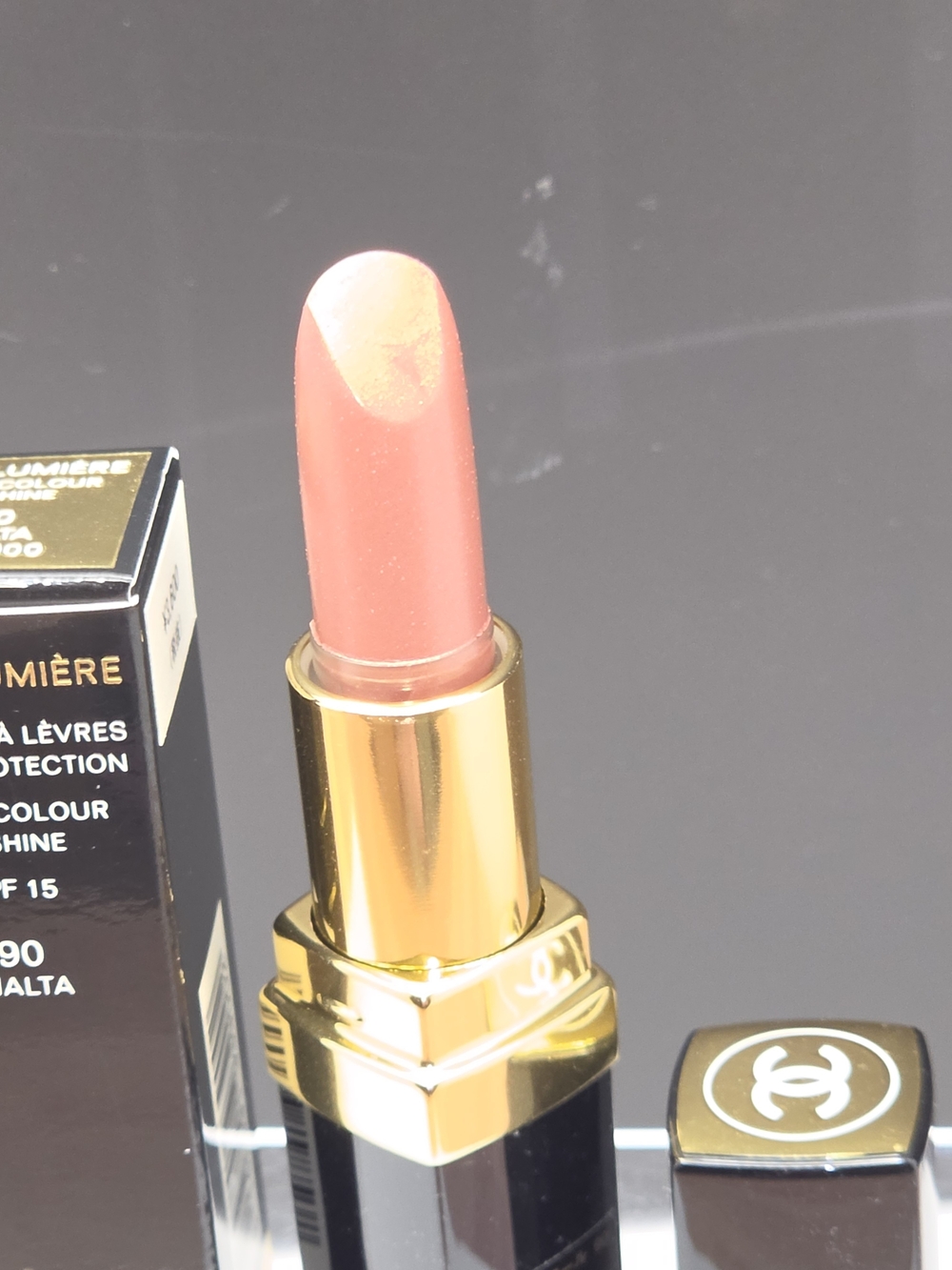 Chic Coral Pink Lipstick - Chanel